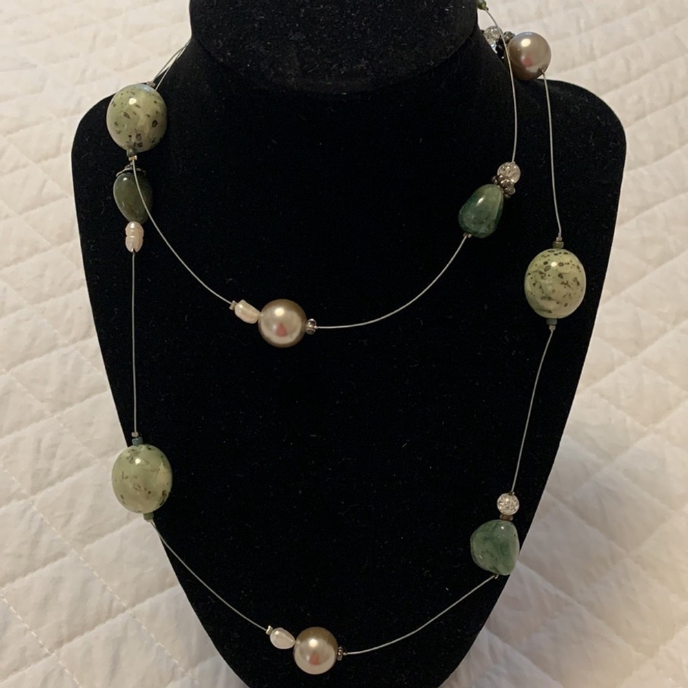 NECKLACE Stone beaded wire necklace 16” long green grey stones costume jewelry